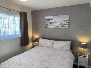115 Modern South Facing Chalet on Sunbeach in Scratby Near Great Yarmouth